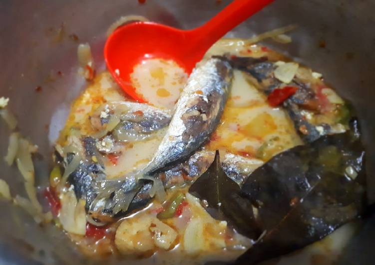 Langkah Membuat Pindang masak kuah santan Lezat