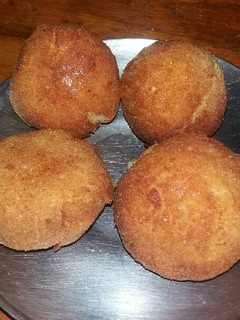 Una foto de Bombas de papa con queso y jamón