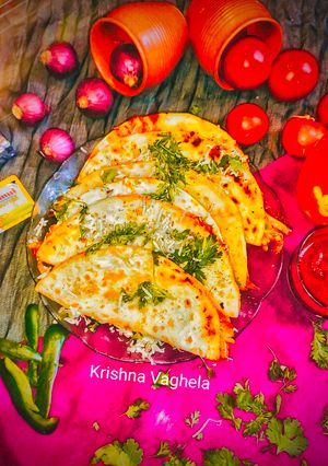 મેક્સીકન ટાકોસ (Mexican Tacos Recipes In Gujarati) રેસીપી મુખ્ય ફોટો