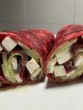 Wrap de remolacha con queso fresco, alficoz y anchoas
