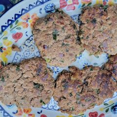 Turkey Burger Paddy's with Salsa rosa A picture of Turkey Burger Paddy's with Salsa rosa.