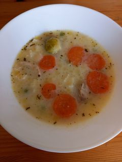 Tárkonyos csirkeraguleves recept fotója