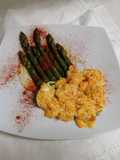Asparagi con briciole di uova