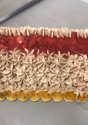 Una foto de Rollo de chocolate y fresas