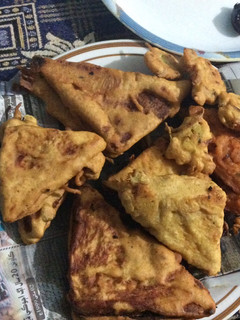 A picture of Bread pakora.