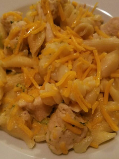 Una foto de Pasta cheddar con brócoli