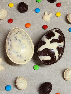 Una foto de 🪺🐰Huevos de Pascua fáciles: oreo y marmolado 🐰🪺 A prueba de fallas