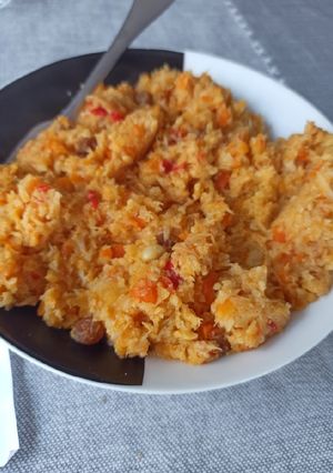 Una foto de Cuscús de coliflor con verduras Mambo