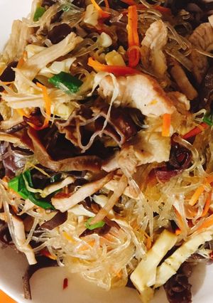 Hình của món Miến xào thập cẩm.