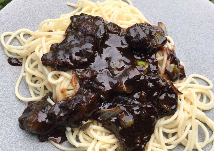Bagaimana Menyiapkan Jajangmyeon Versi Indonesia 🇮🇩 homemade yang Bisa Manjain Lidah