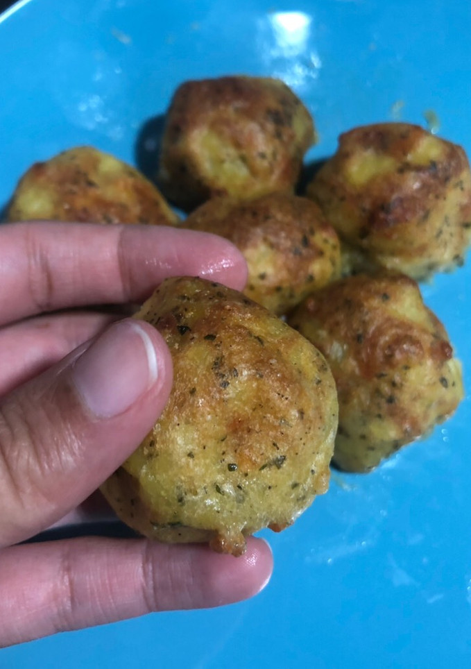 Una foto de Bolitas de patata y queso