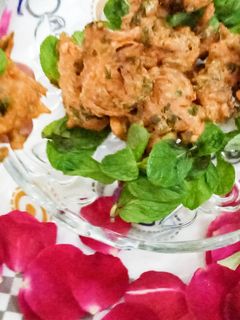 सिंधी पकौड़े (Sindhi pakode recipe in hindi) रेसिपी मुख्य फोटो