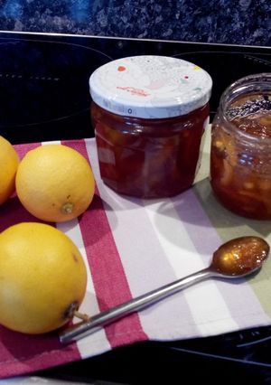 Une photo de Marmelade de citron à la vanille et Limoncello