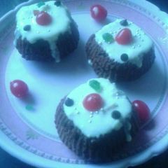 A picture of Biscuit cup cake.