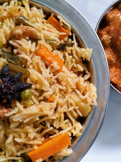வெஜிடபிள் பிரியாணி (vegetable biriyani recipe in Tamil) செய்முறை முக்கிய புகைப்படம்