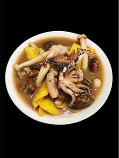 Hình của món Bạch tuộc xào nấm.