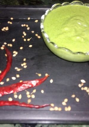 A picture of Pudina curd chutney.