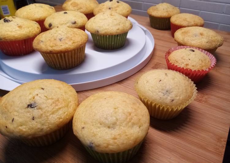 Muffin allo yogurt e gocce di cioccolato