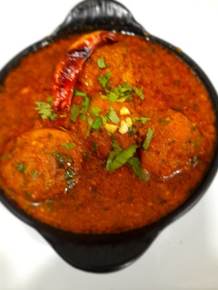 લસણિયા બટાકા(Lasaniya Bataka In Gujrati) રેસીપી મુખ્ય ફોટો