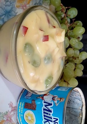 फ्रूट कस्टर्ड (Fruits Custard recipe in Hindi) रेसिपी मुख्य फोटो