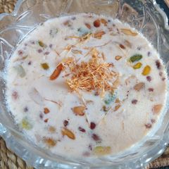 A picture of Sheer khurma.