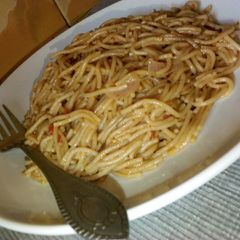 A picture of Pasta jollof.