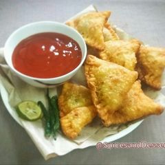 A picture of Punjabi Aaloo Samosa.