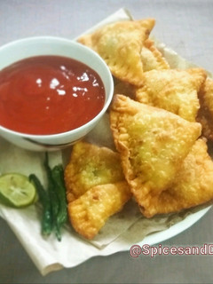 A picture of Punjabi Aaloo Samosa.