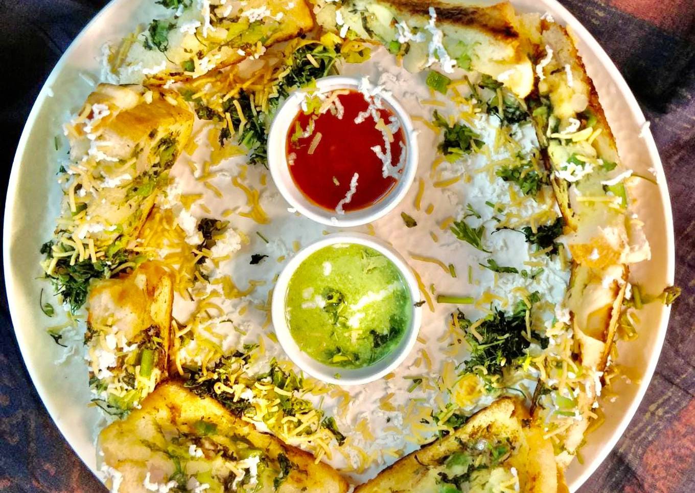Masala cheese garlic bread