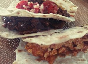 Una foto de Tacos/burritos + tortilla de trigo