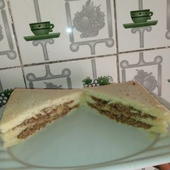 A picture of Sardine sandwich.