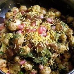 A picture of Makhana bhel.