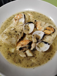 Una foto de Rosada en salsa verde con almejas Thermomix