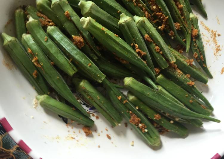 Okra stuffed with spices and Besan