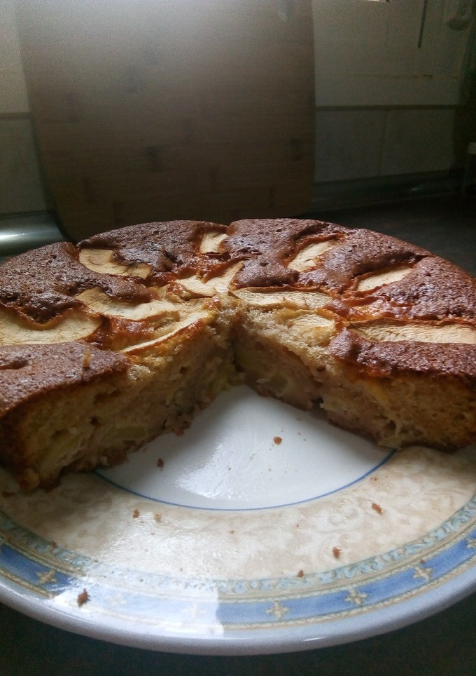 Una foto de Bizcocho de manzana y nueces