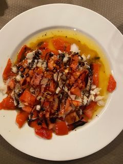 Una foto de Ensalada tibia de rape