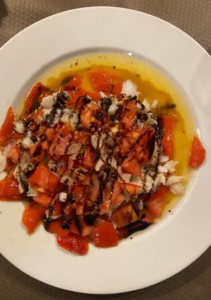 Una foto de Ensalada tibia de rape