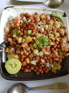 चना चटपटी (chana chatpati recipe in Hindi) रेसिपी मुख्य फोटो