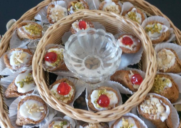 طريقة عمل اقماع السميد