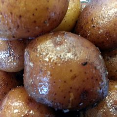 A picture of Honey Glazed Red Potatoes.