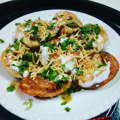 A picture of Papdi Chaat.