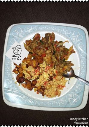 A picture of Plantain,egg and chicken.