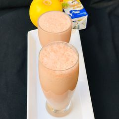 A picture of Watermelon and sweetmelon shake.