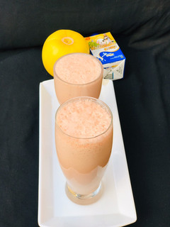 A picture of Watermelon and sweetmelon shake.