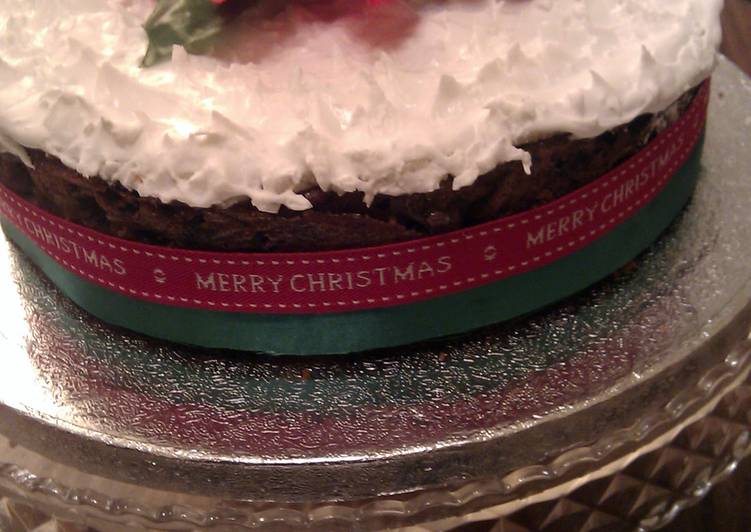 Steps to Prepare Favorite &#39;V&#39; Christmas cake