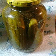 A picture of Garlic pickles.