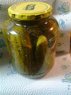A picture of Garlic pickles.