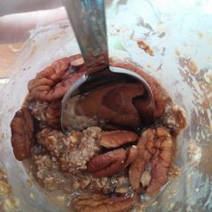 A picture of Chocolate Turtle Oatmeal.