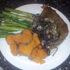A picture of Beef medallion lunch.