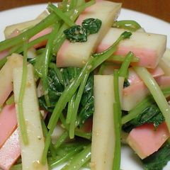 A picture of Kamaboko and Mitsuba Tossed in Wasabi-Soy Sauce.